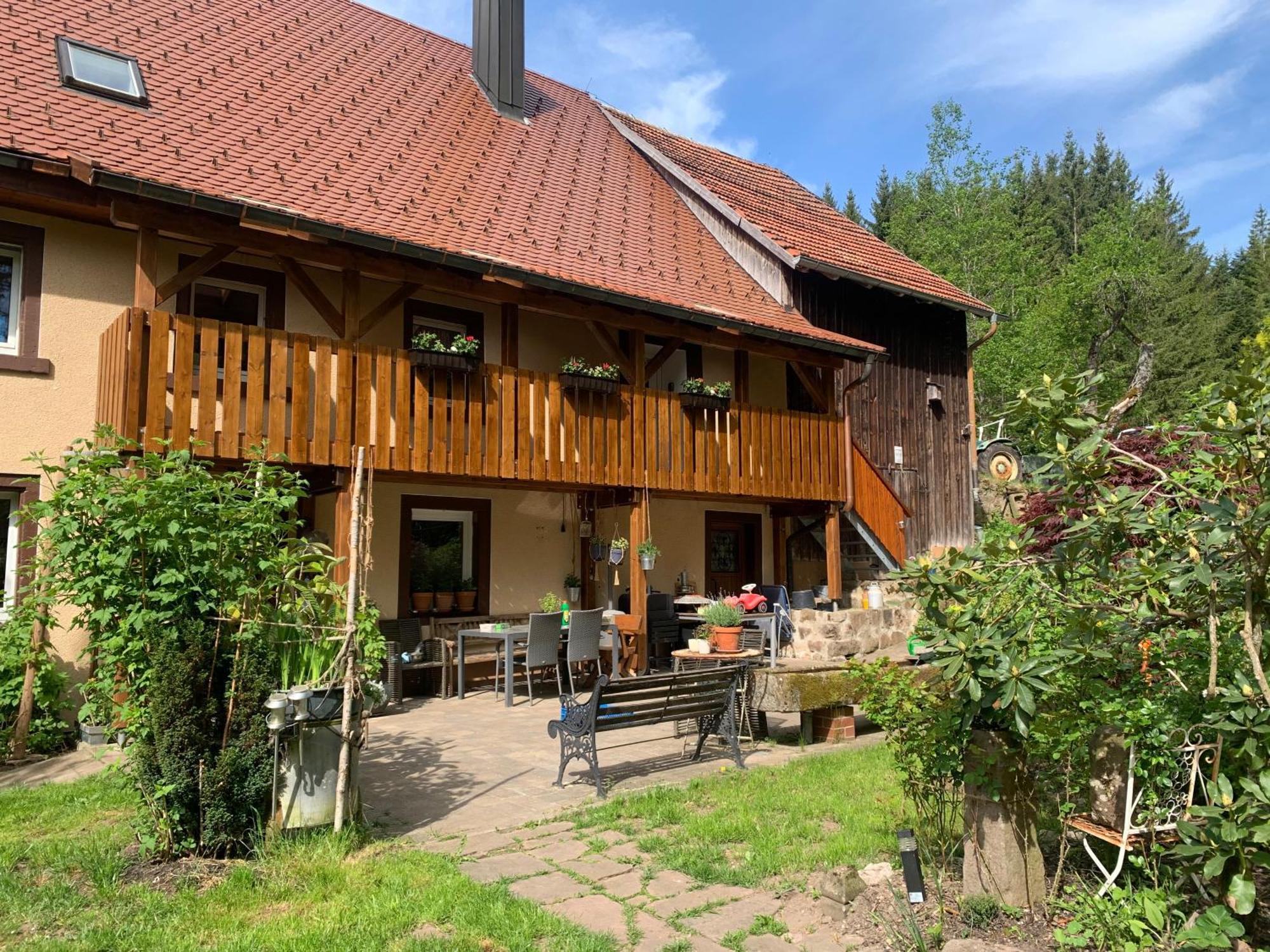 Tarahaus Lägenhet Sankt Georgen im Schwarzwald Exteriör bild